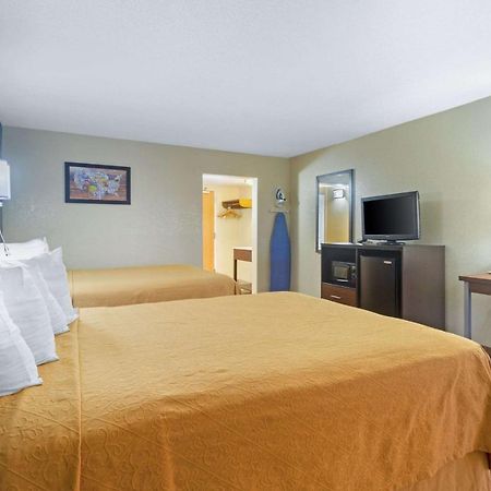 Econo Lodge Inn & Suites Gatlinburg At The Convention Center Eksteriør billede