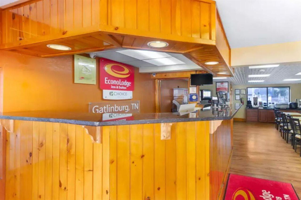 Econo Lodge Inn & Suites Gatlinburg At The Convention Center Eksteriør billede