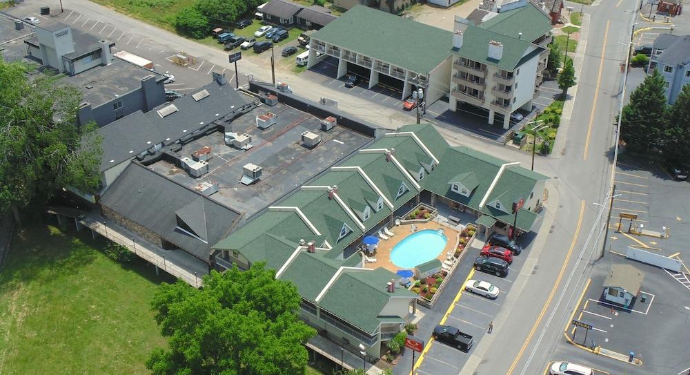 Econo Lodge Inn & Suites Gatlinburg At The Convention Center Eksteriør billede
