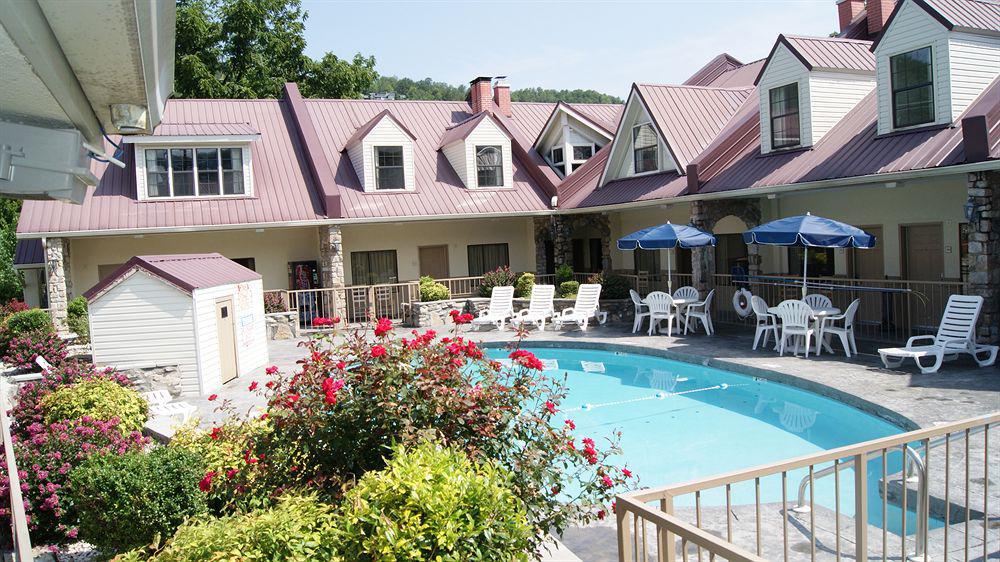 Econo Lodge Inn & Suites Gatlinburg At The Convention Center Eksteriør billede