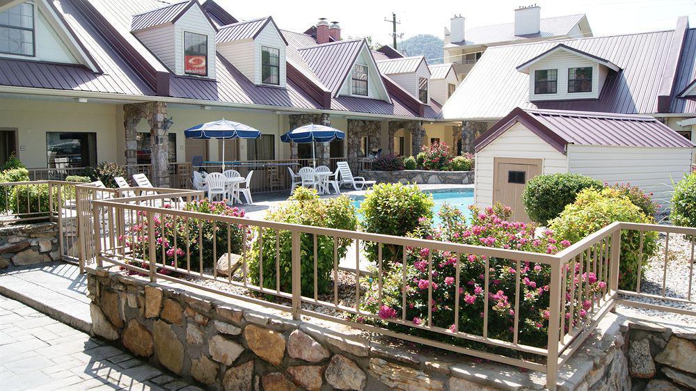 Econo Lodge Inn & Suites Gatlinburg At The Convention Center Eksteriør billede